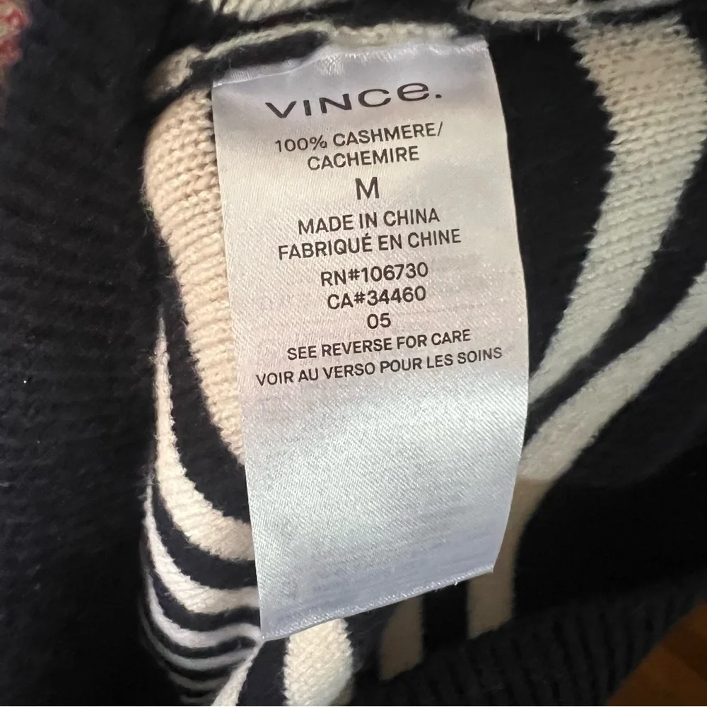 Vince 100% Cashmere Striped Blue White Hooded Sweater size Medium - Picture 9 of 9